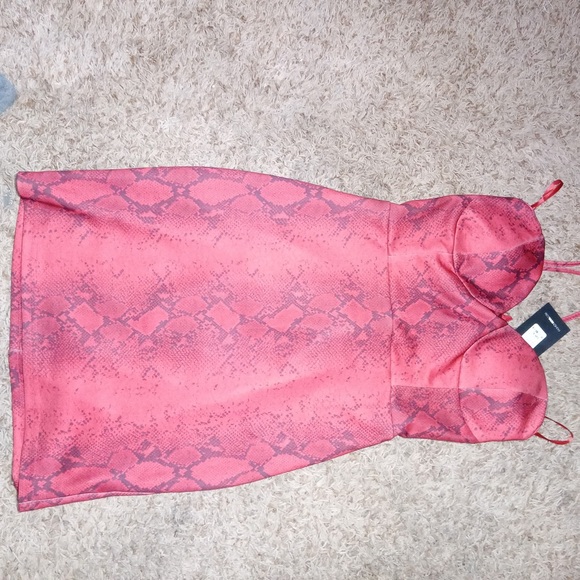 Fashion Nova Sassy Serpertine Snake Mini Dress Bergundy Size XL - Picture 13 of 14